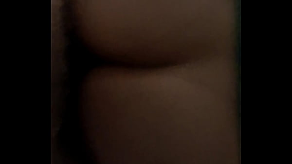 Cajera me da su culo