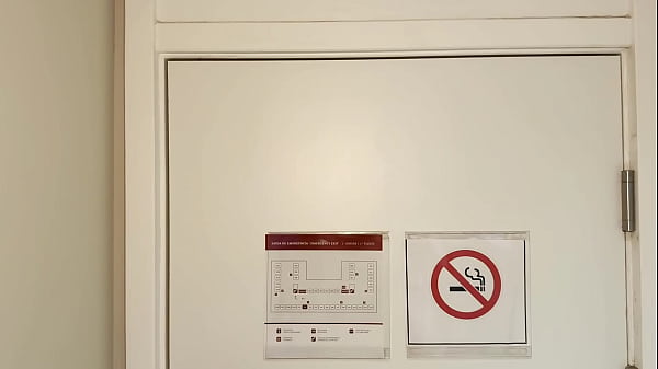 Duvido você não gozar assistindo, deixei a buceta dela toda molhada de tanto gozar no meu pau