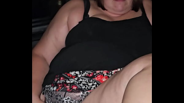 Milf squirt with huge dildo