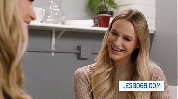 Caring Beauty MILF Passionately Fucks Coworker During Lunch Break