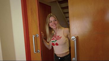 20-Year-Old Birthday Boy Wants the Wildest Gangbang for His Gifts – Sammm Next Door