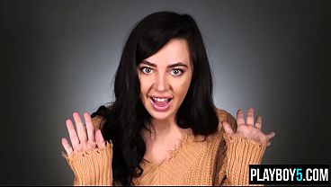 Brunette pornstar Whitney Wright shows us how to orgasm exactly