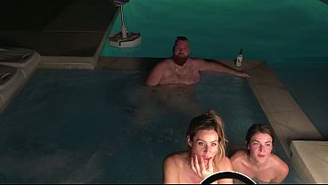 Hot Tub Threesome Coco Vandi & Becca Blair