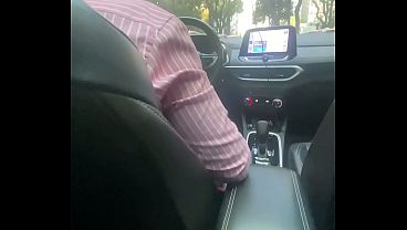 Loirona PUTA do RABO gostoso pediu para seu CORNINHO achar um UBER para ela MAMAR muito a PICA dele e depois dar muito sua BOCETINHA Rosinha na frente do CORNINHO – COMPLETO NO RED